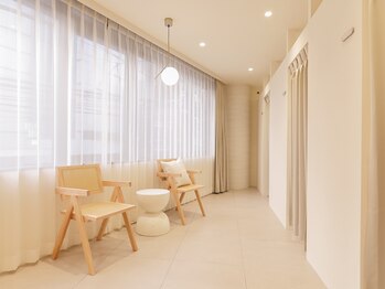 アンドモア ラッシュアンドブロウ ラウンジ(and MORE Lash&Brow lounge)/サロン内装