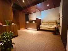 蘭LANの雰囲気(高級感あふれるホテルのような受付でお出迎え致します)