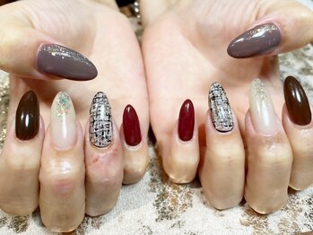 アンベリール ネイルサロンアンドスクール(embellir)の写真/初回オフ込<スカルプ長さ出し+ジェルワンカラー¥7980>自爪に+1cm。自然な仕上がりで、すらりと美しい指先に