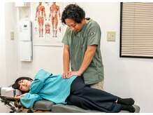 くすの樹接骨院 整体院 鳥栖院/施術風景