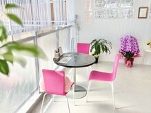 ラブグレイス(Lovegrace)の雰囲気(明るい店内)