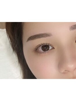 ナチュラル上品な目元にしたい