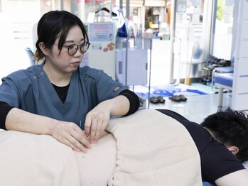 メディカル ブルー整骨院の写真/デスクワークや外回りで溜まった疲労を根本からスッキリ改善！施術後は身体が軽くなること間違いなし☆