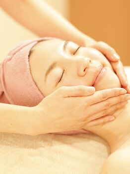 シェリルフェリシア(Cheryl Felicia)/フェイスマッサージ