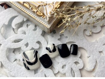 ネイルサロン&スクール ジーナ(GINA)/個性派ホワイト×ブラック