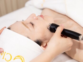 クレビア(Clevia)の写真/今から始める【エイジングケア】小顔シワたるみ改善！筋肉を根本から引き上げ、頬のセル脂肪も燃焼＆解消★