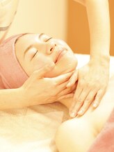 シェリルフェリシア(Cheryl Felicia)/首＆デコルテケア