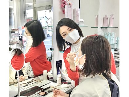 うつみ化粧品店の写真