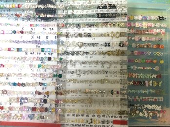 キズナネイル(kizuna nail)の写真/多彩なパーツの種類が多くあります!丁寧なデザイン相談可能で理想のネイルに出会える◎