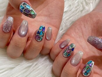 ネイルアンドアイラッシュスタジオ シュシュ(chouchou)/ステンドグラス風・キラキラ好き