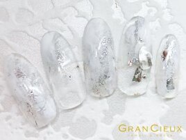 ホワイト×シルバーネイル