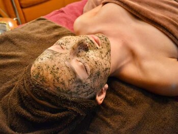 マドカ(MADOKA)の写真/【小顔＆毛穴レス美肌】どちらも叶えたい方必見!静岡県初導入★マイクロカレント+ハーブピーリング【浜松】