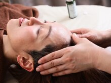 アンベリール(embellir)の雰囲気（固まった頭皮をほぐしてリフレッシュ！服を着たまま施術可能♪）