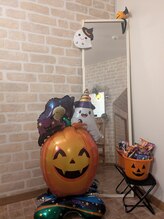 整体もみ処アンド美容 ぷくぷく/10月は店内ハロウィンにお色直し