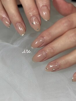 ガラスフレンチのシンプルネイル