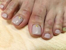 リリーヘブン(LILY HEAVEN)/グレージュで大人フットnail