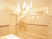 シェリール(Cherir)/サロン内観