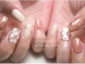 ネイルサロンアンドスクール エーアール(AR)/持ち込みデザインも承れます♪