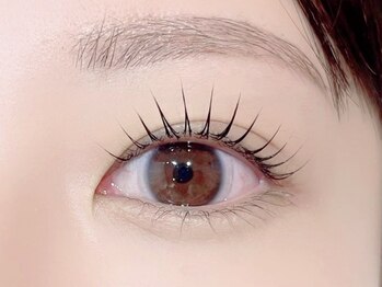 ルーシー 心斎橋(LUCY)の写真/自まつげで創り出す自然な目元に♪[まつげパーマ¥3300]話題の束感まつげ/メーテルロットデザインもお任せ◎