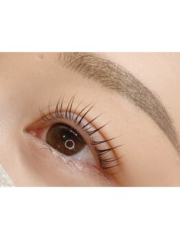 ナチュラル上品な目元にしたい