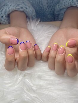 リノッシュ(Rinosh)/蛍光フレンチネイル