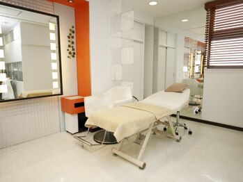 クロップ アイラッシュの写真/【まつ毛パーマ/パリジェンヌラッシュリフト】まつげを最大限に長く魅せる施術で目元&お顔がパッと明るく！