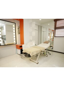 ナチュラル上品な目元にしたい