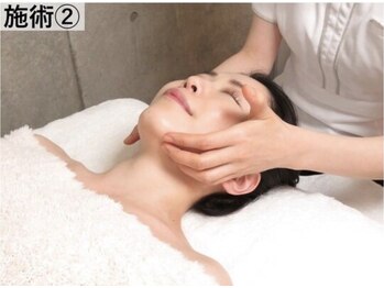 ラプリシュシュ 岡山店(Raplit)/施術2 お顔の下半分を矯正します