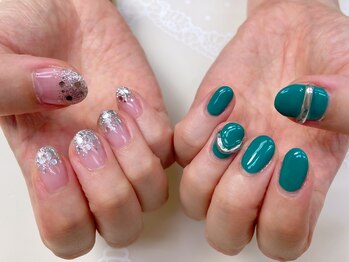 左右非対称ネイル