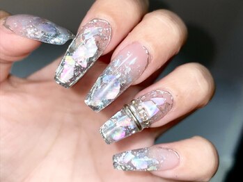 宝石みたいなキラッキラネイル☆