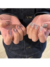 エイティスト(8ist)/へび柄[新宿/新宿駅]