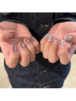 エイティスト(8ist)/へび柄[新宿/新宿駅]