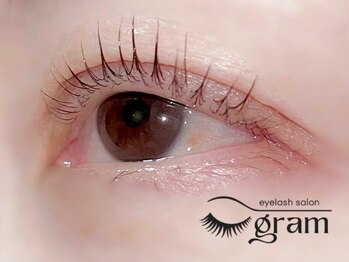 グラム(gram)の写真/まつ毛のあらゆるお悩みに◎gram厳選こだわりのトリートメントで健康的で美しいハリコシあるまつ毛を実現★