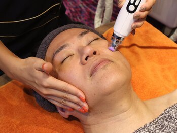 ファビュラス(Fabulous)の写真/【5周年記念】1回で体感5トーンアップ!!驚きの低価格¥6600!新メニューエステ版ポテンツァ登場!