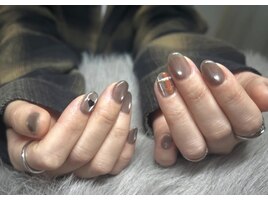 派手すぎない大人マグネイル☆