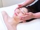 ライズサロン(RiseSALON)の写真/癒着した筋膜・骨膜をゆるめ、小顔を土台から造ります。ホウレイ線やたるみ改善にも頭皮から引き上げ