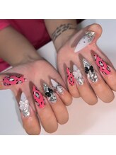 アモ(Amo)/レオパ×リボン×ギラギラネイル