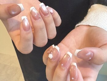 サンジュウヨン(34)/マグネット×フレンチネイル