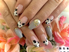 [坂田] 牛柄ネイル　:）