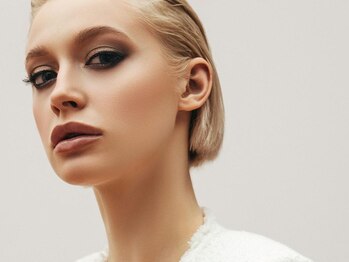 トータルビューティーサロンラグジー(TOTAL BEAUTY SALON LUXY)の写真/【本気で小顔になりたい方限定】お顔の脂肪分解で、自分史上最高の小顔に！針無し・ダウンタイム無し♪
