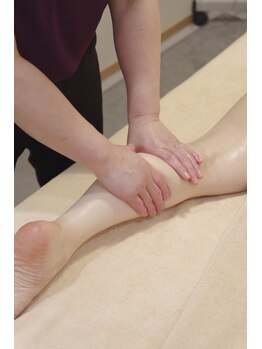 モモズアロマルーム(momo's Aroma room)/アロマリンパ