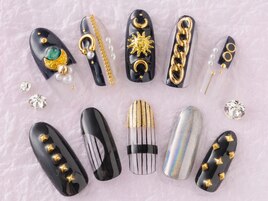 個性的アートネイル