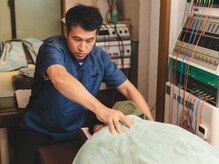 大和治療院/首、肩中心の施術風景です。