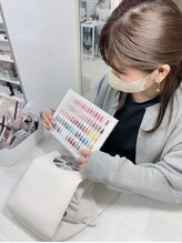 ネイルアンドビューティー ネオン 天神2号店(Nail&Beauty NEON) ＭＩ YU