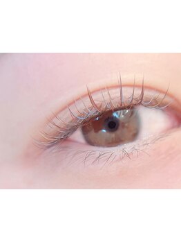 ナチュラル上品な目元にしたい