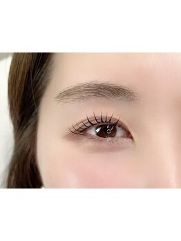 ナチュラル上品な目元にしたい