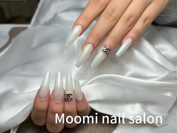 ムーミー 新宿(Moomi)/パール白系【新宿西口/人気】