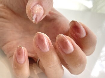 アメリアンドカシェット(Amelie&Cachette)/ニュアンスネイル：maika