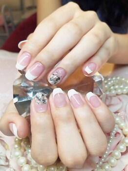 ネイルサロン ヴィヴィスウィート(Nail Salon Vivi Sweet)の写真/短くたってネイルは楽しめる！深爪さん、ちび爪さんもVivi Sweetで素敵な指先に♪ブライダルネイルにも◎