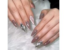 リリック(LyRiC)/華やか美人なマグネットネイル♪